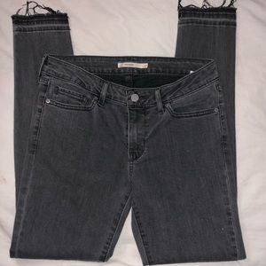 Gray Levi’s Jeans